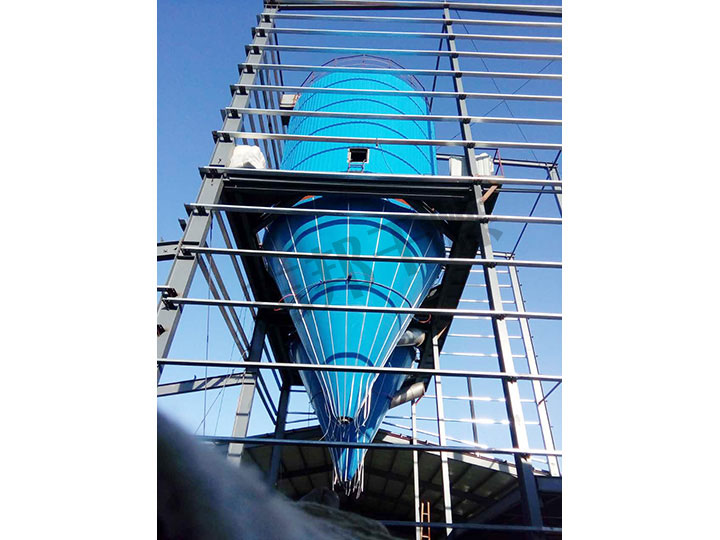 离心巨茎挺进李淑芬的体内视频