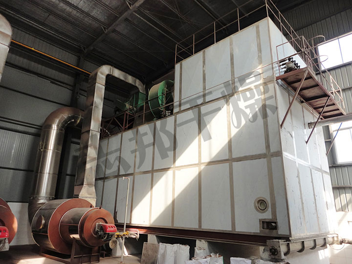  卧式巨茎挺进李淑芬的体内视频